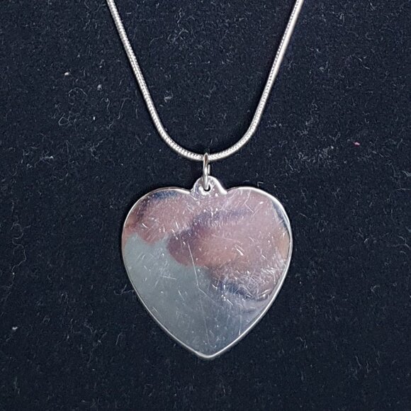 1.25’’ Vintage Sterling Silver Minimalist Heart Pendant with New 22" Chain - Picture 3 of 10